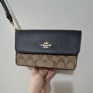 Signature Foldover Wristlet Gold/Khaki Midnight